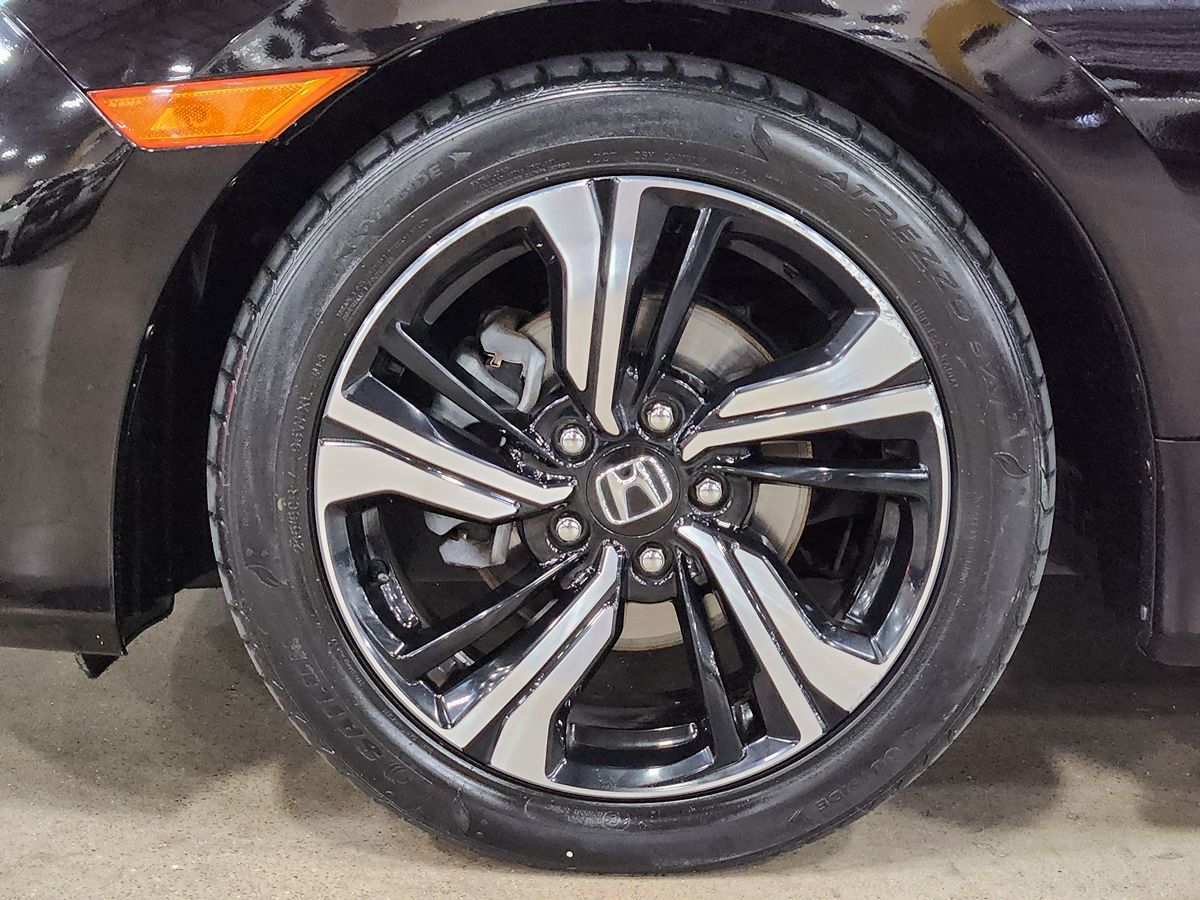 2018 Honda Civic Touring photo 20