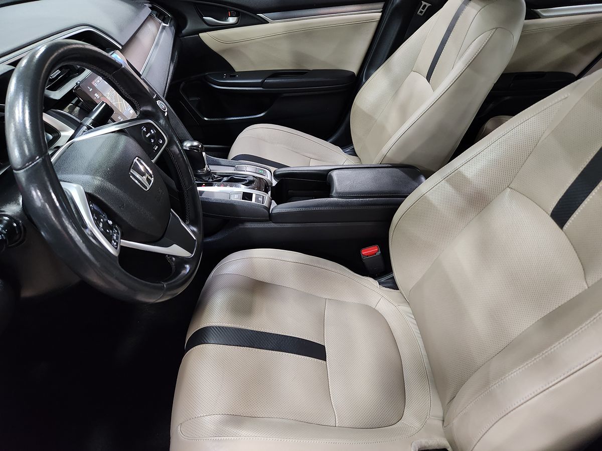 2018 Honda Civic Touring photo 21