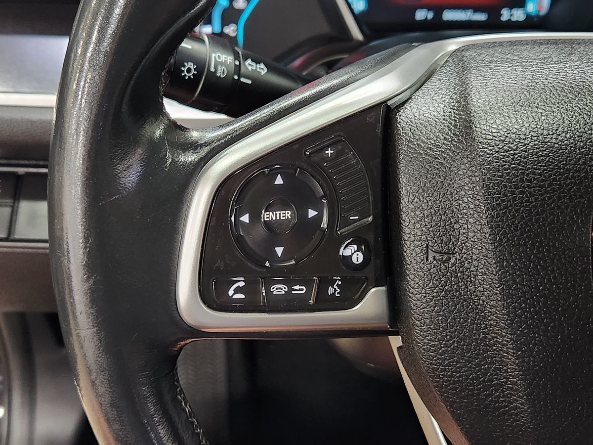 2018 Honda Civic Touring photo 36