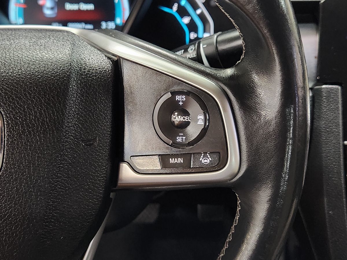 2018 Honda Civic Touring photo 38
