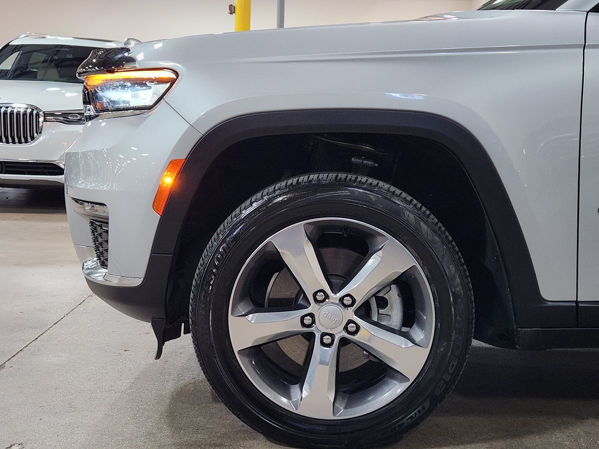 2021 Jeep Grand Cherokee Limited photo 2