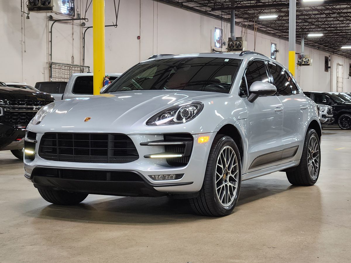 2016 Porsche Macan Turbo photo 3