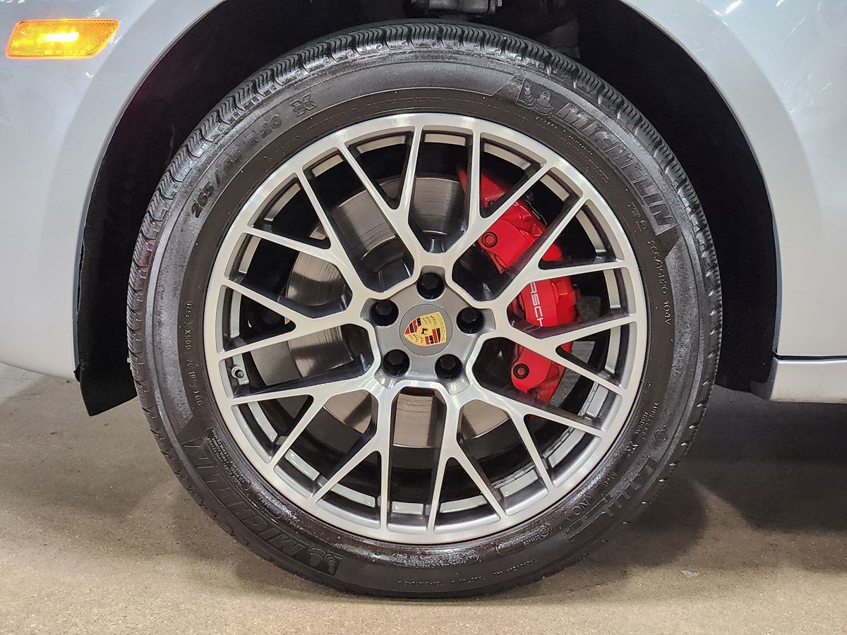 2016 Porsche Macan Turbo photo 20
