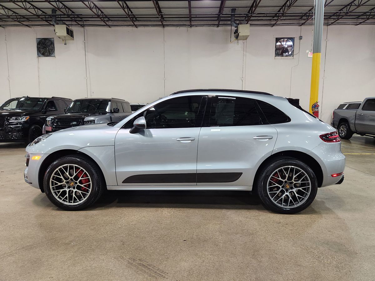 2016 Porsche Macan Turbo photo 6