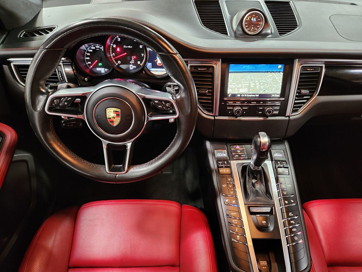 2016 Porsche Macan Turbo photo 37
