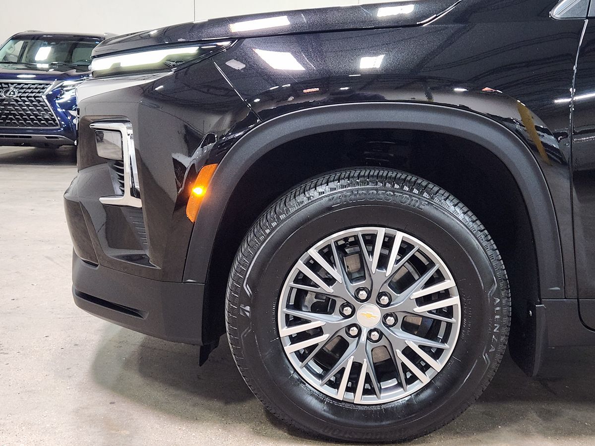 2024 Chevrolet Traverse photo 3