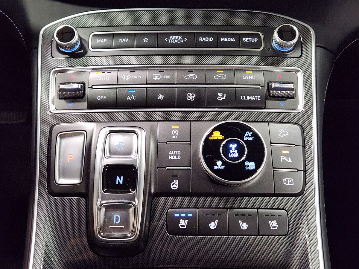 2021 Hyundai Santa Fe Limited photo 25
