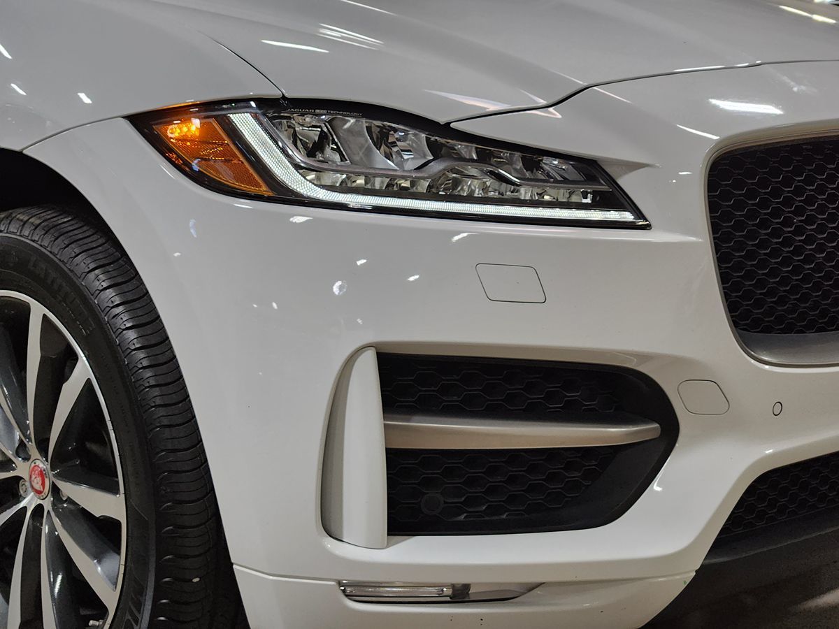 2020 Jaguar F-PACE R-Sport photo 7
