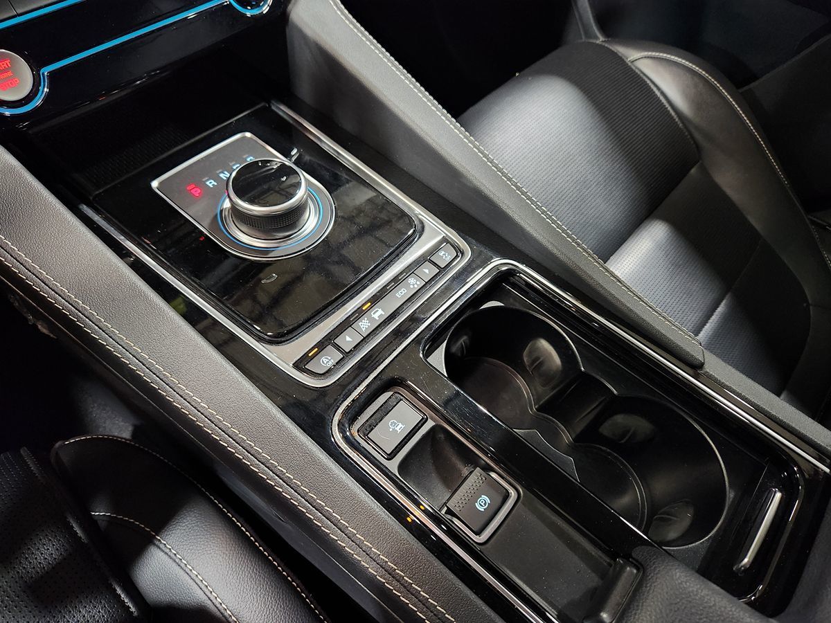 2020 Jaguar F-PACE R-Sport photo 27