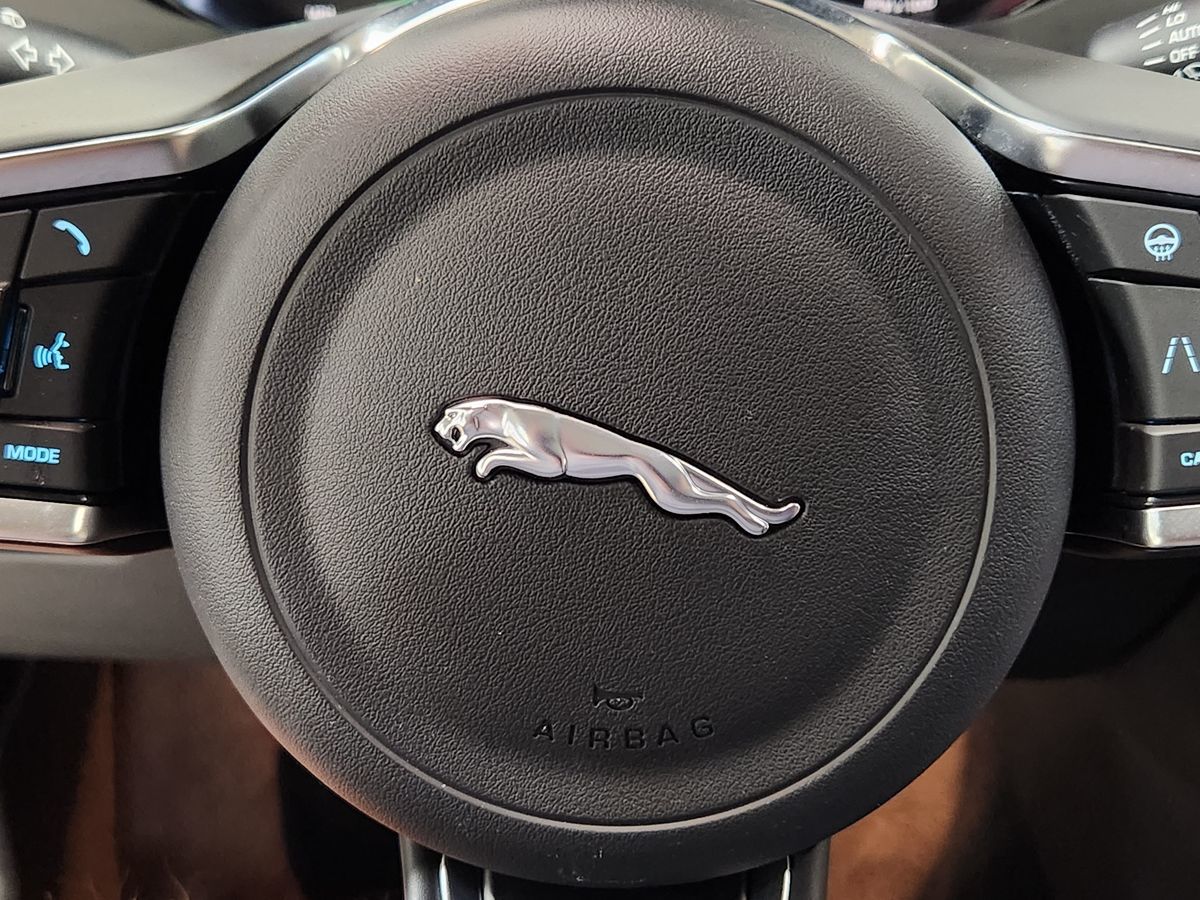 2020 Jaguar F-PACE R-Sport photo 37