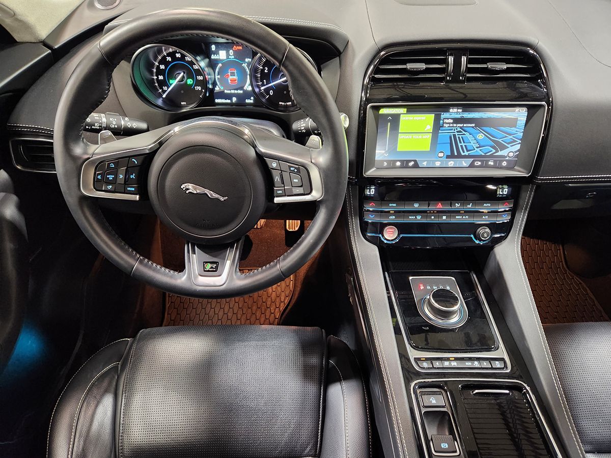 2020 Jaguar F-PACE R-Sport photo 35