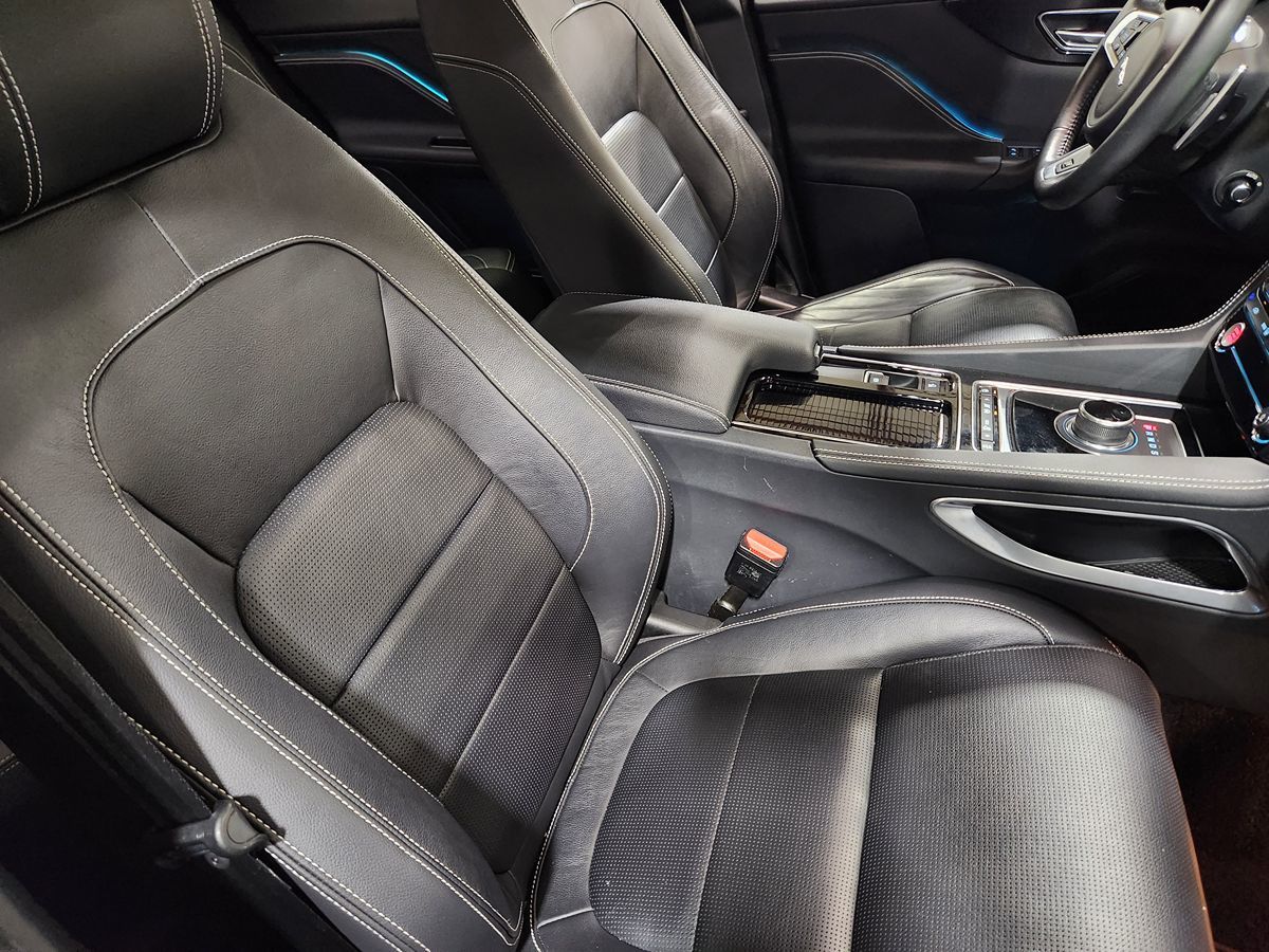 2020 Jaguar F-PACE R-Sport photo 21