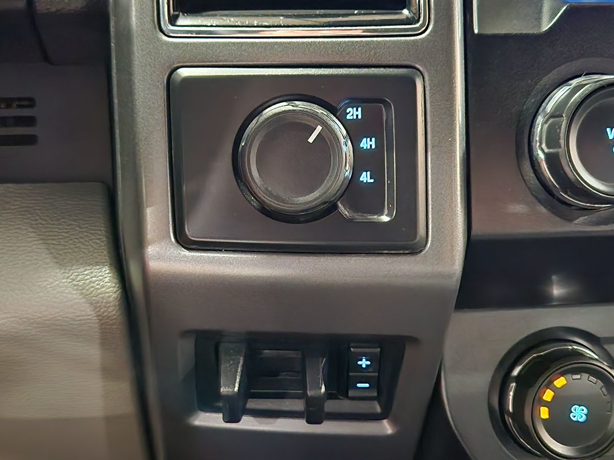 2022 Ford F-250 XLT photo 32