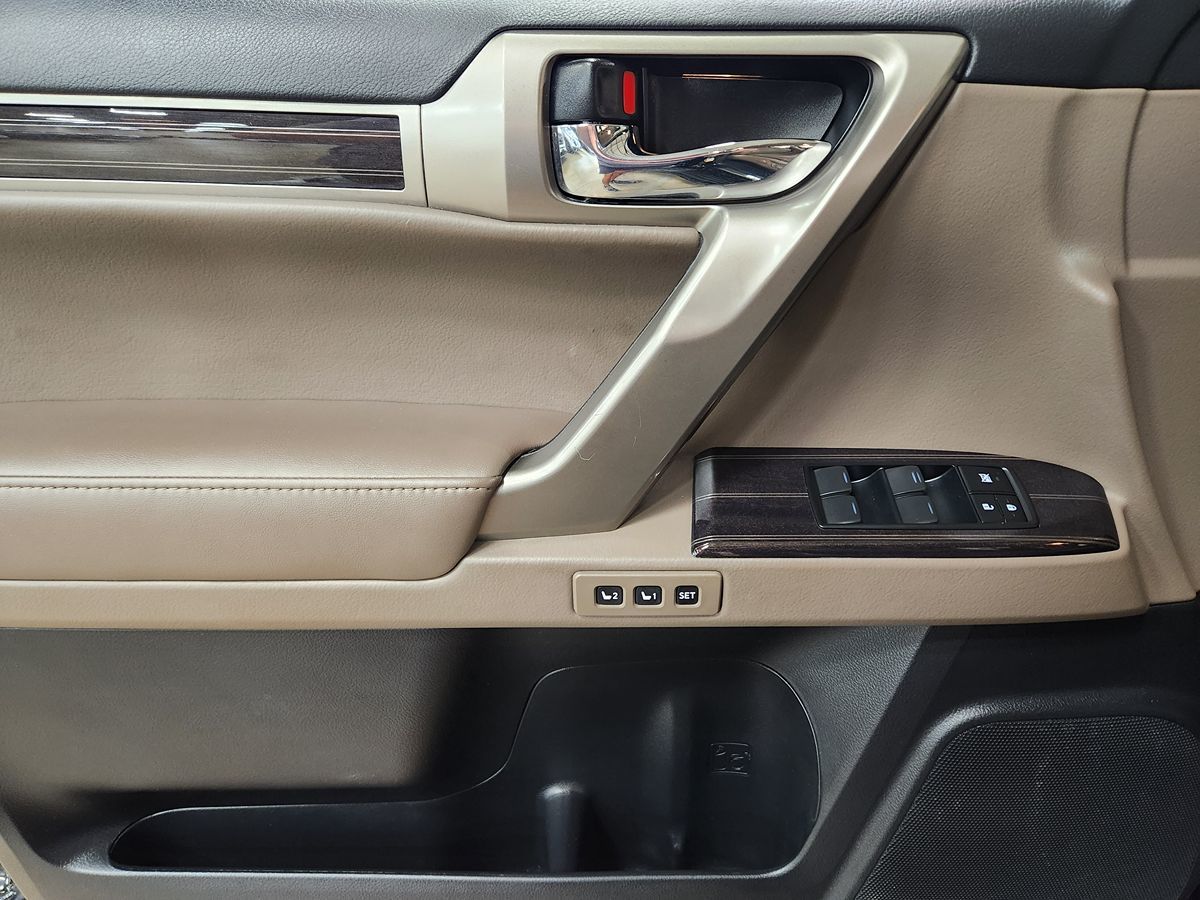 2021 Lexus GX 460 Luxury photo 26