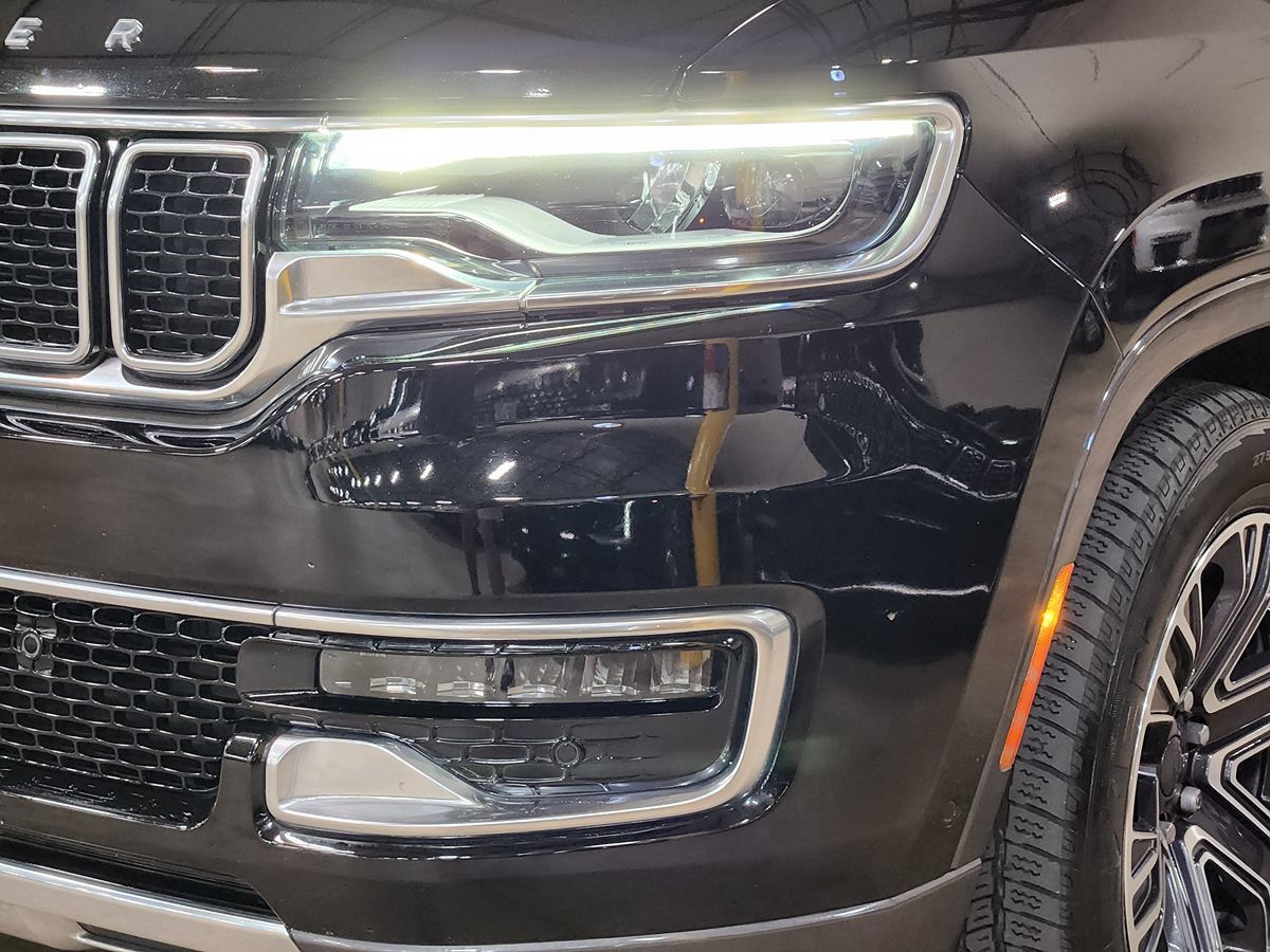 2022 Jeep Wagoneer Series III photo 9