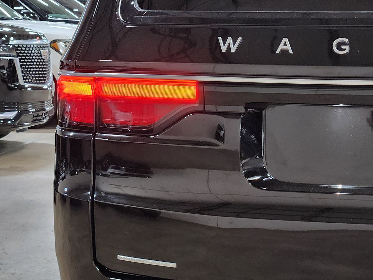 2022 Jeep Wagoneer Series III photo 13