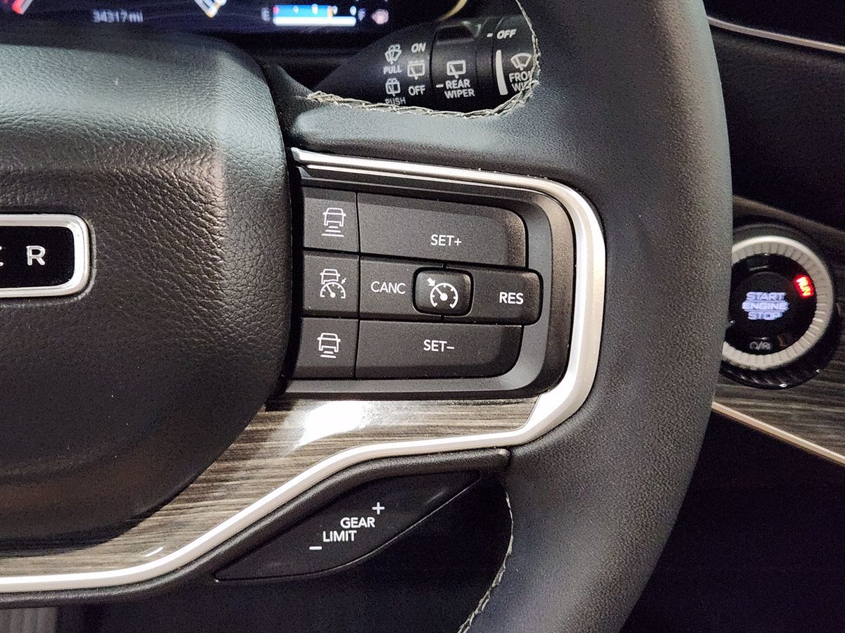 2022 Jeep Wagoneer Series III photo 38