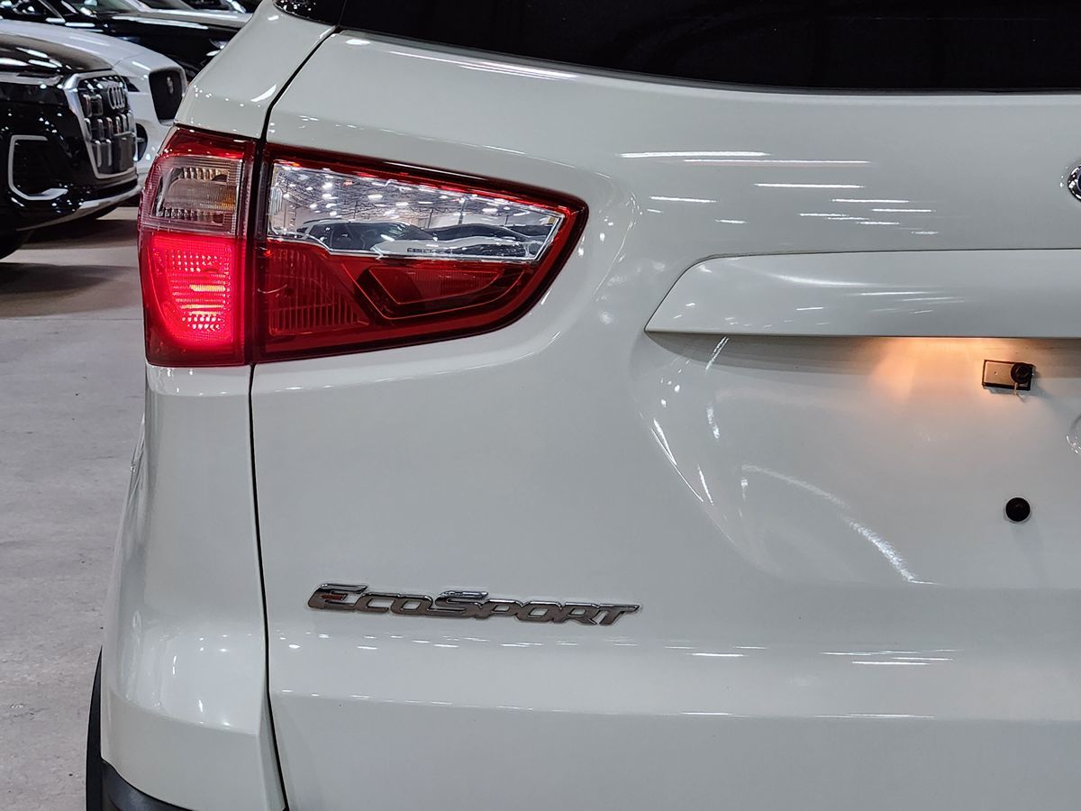2020 Ford EcoSport SE photo 16