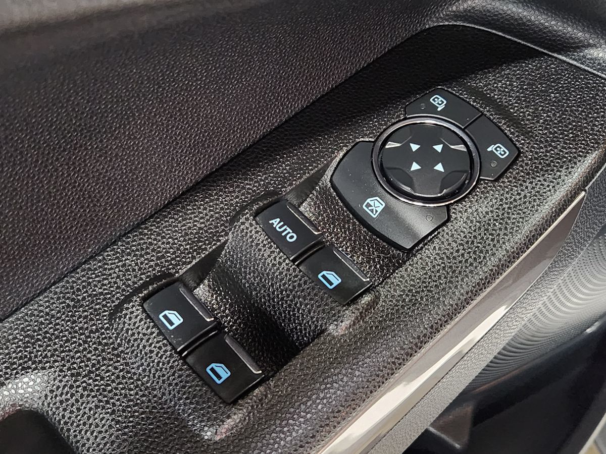 2020 Ford EcoSport SE photo 32