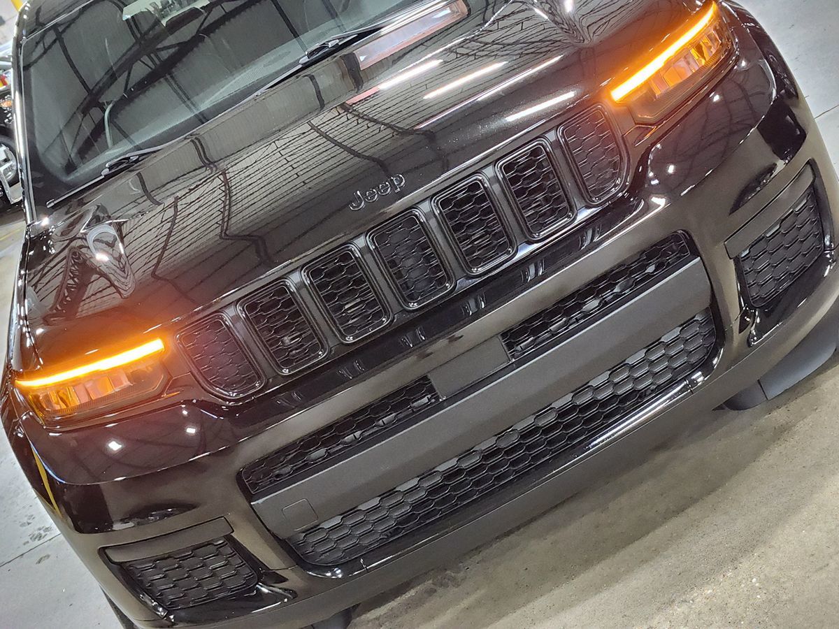 2021 Jeep Grand Cherokee Altitude photo 13