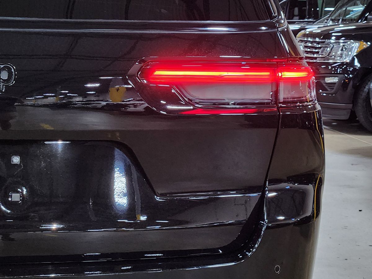 2021 Jeep Grand Cherokee Altitude photo 15