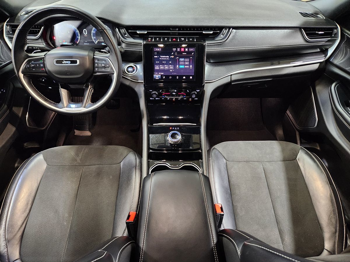 2021 Jeep Grand Cherokee Altitude photo 30
