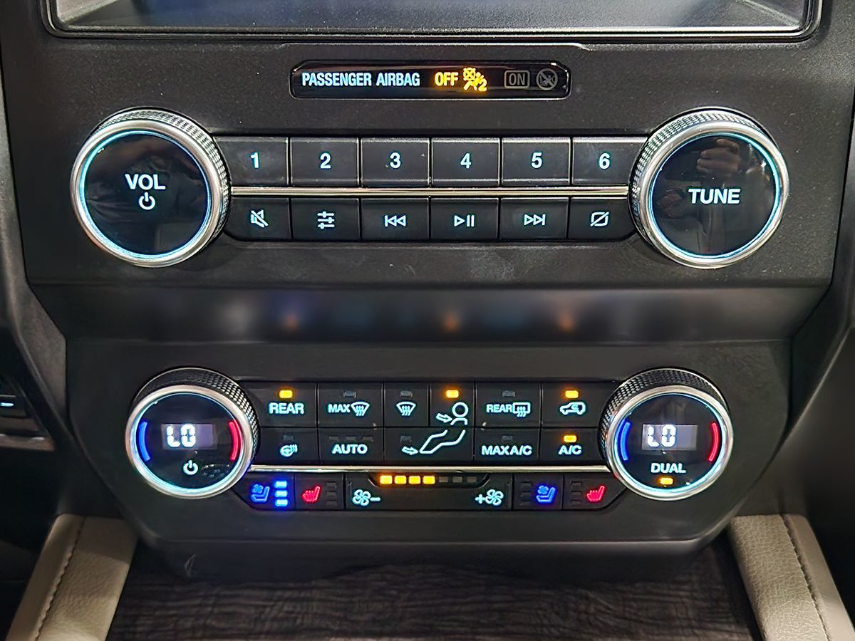 2020 Ford Expedition Limited photo 27