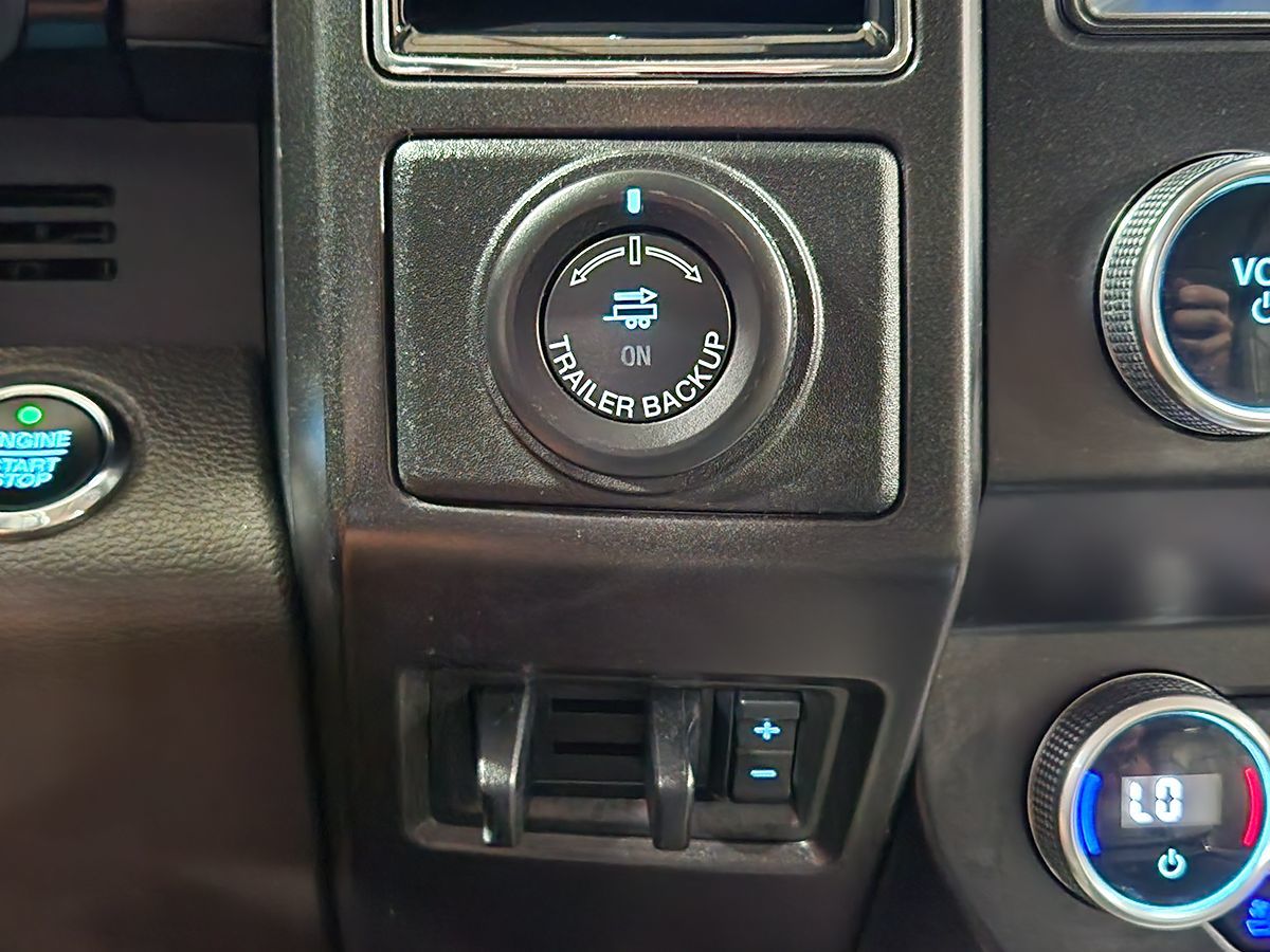 2020 Ford Expedition Limited photo 29