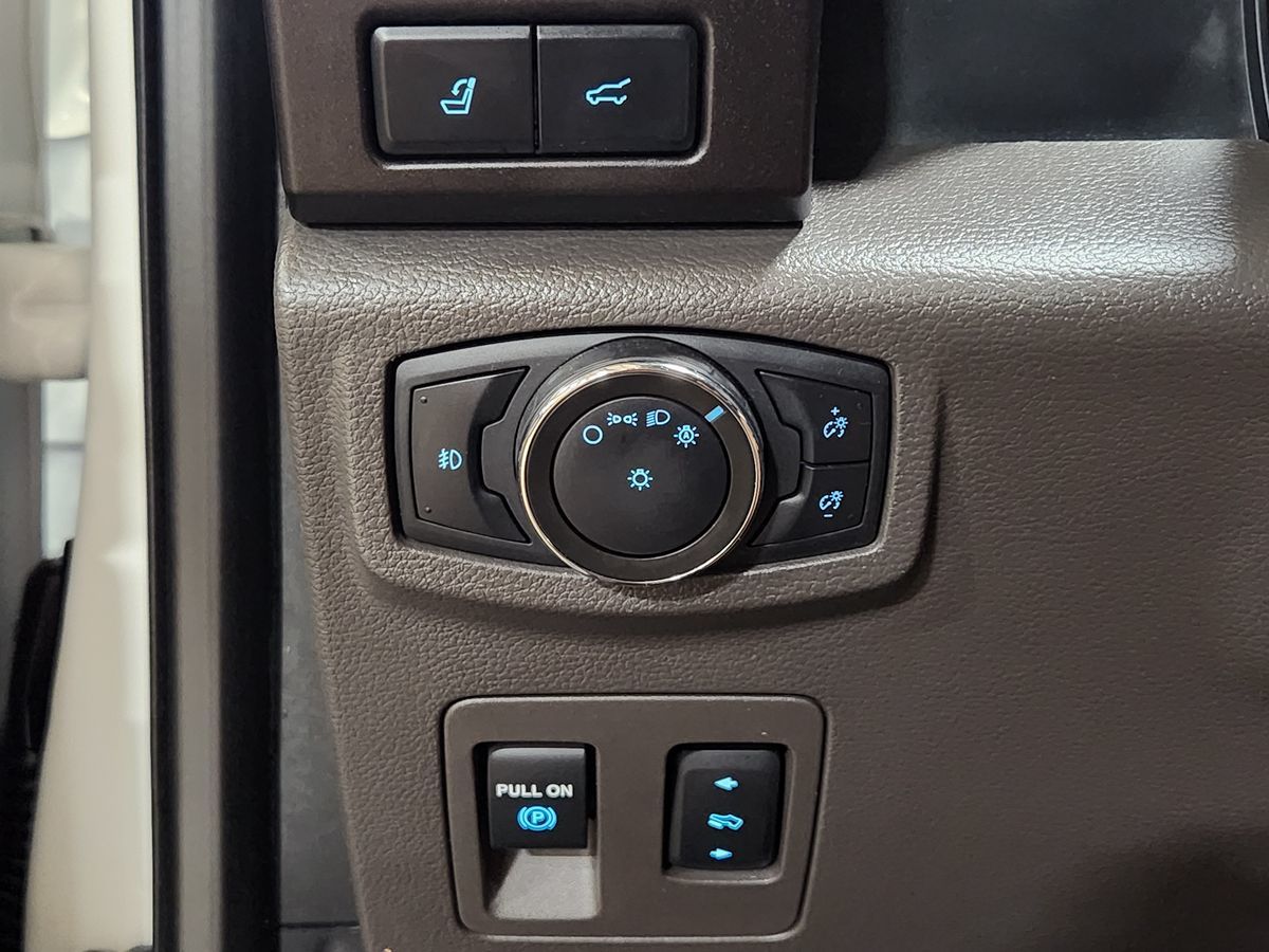 2020 Ford Expedition Limited photo 31