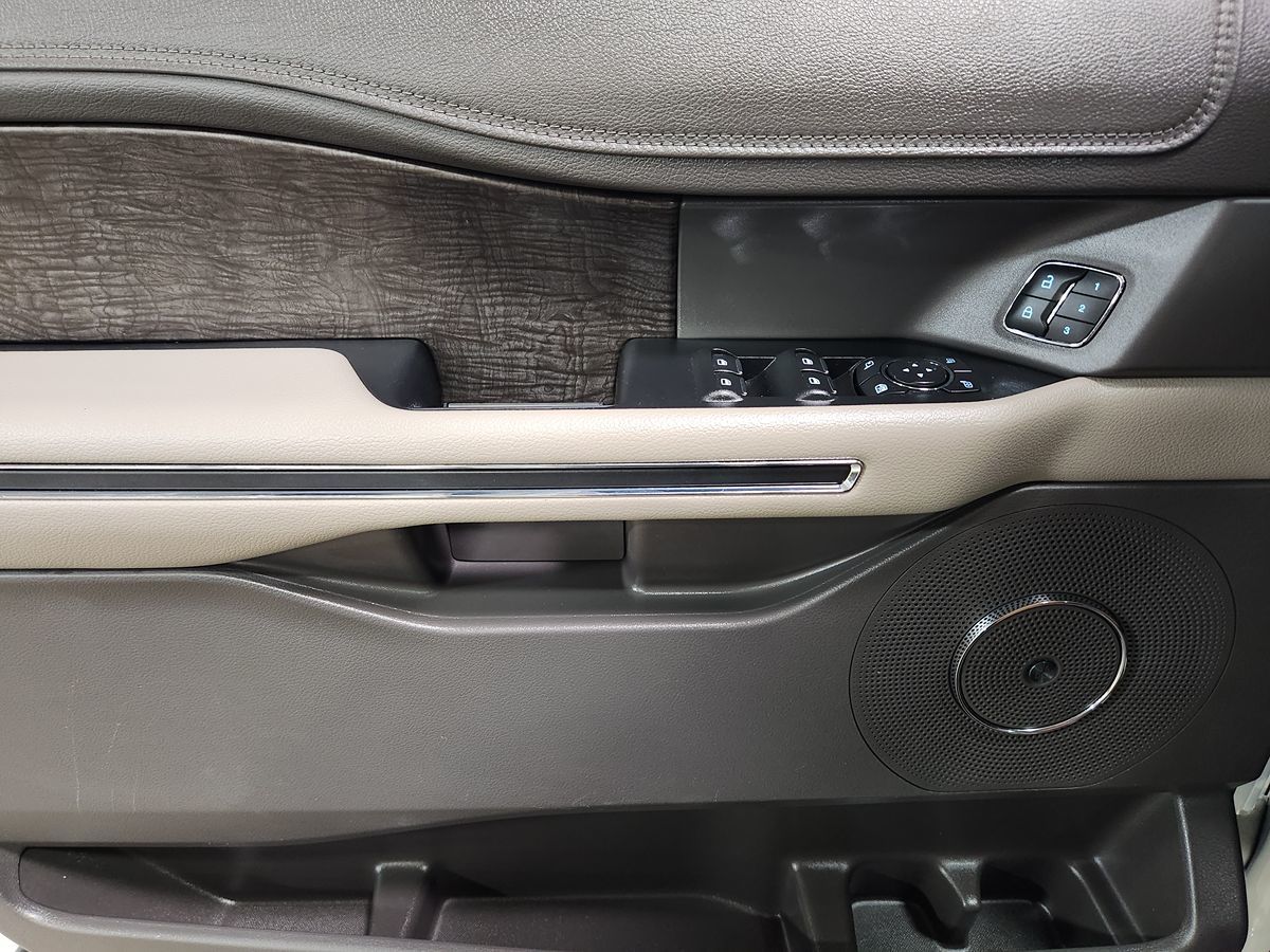 2020 Ford Expedition Limited photo 32