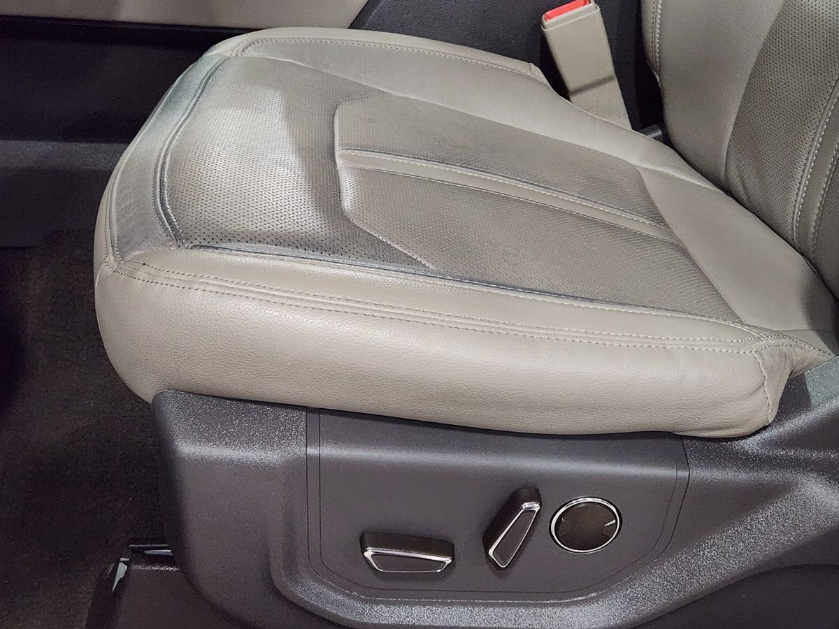 2020 Ford Expedition Limited photo 34