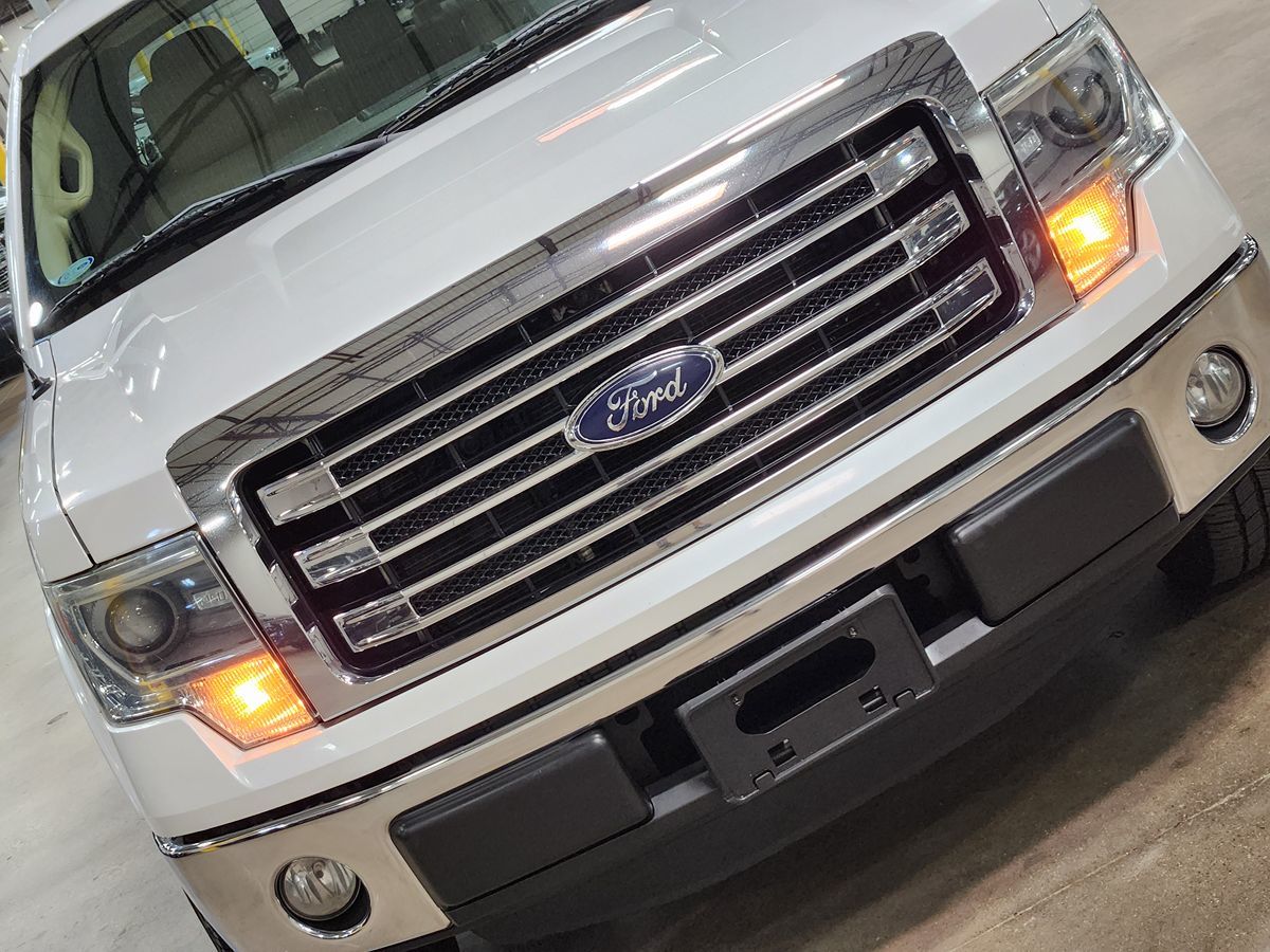 2013 Ford F-150 Lariat photo 15