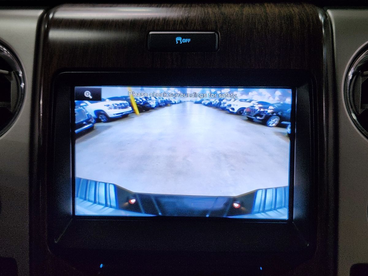 2013 Ford F-150 Lariat photo 27