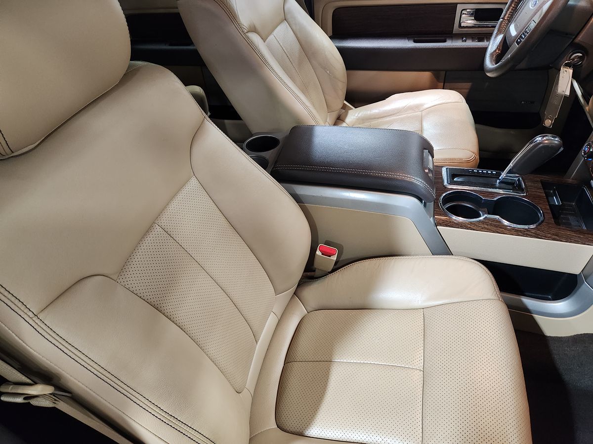 2013 Ford F-150 Lariat photo 24