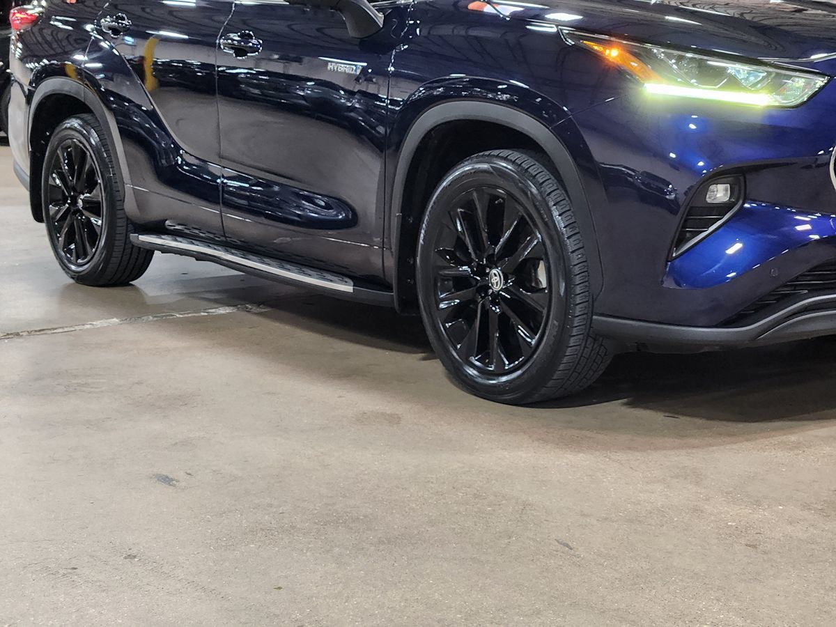 2021 Toyota Highlander Hybrid Limited photo 11