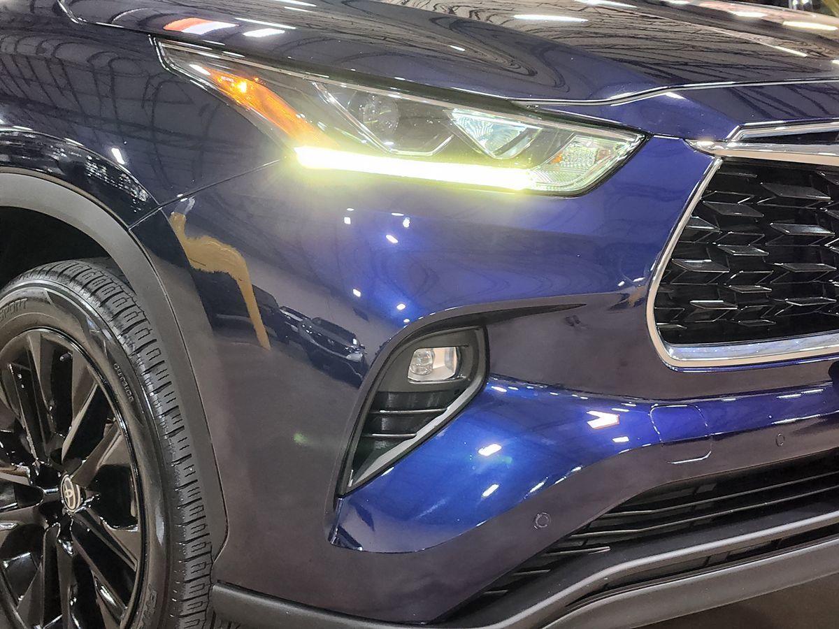 2021 Toyota Highlander Hybrid Limited photo 9