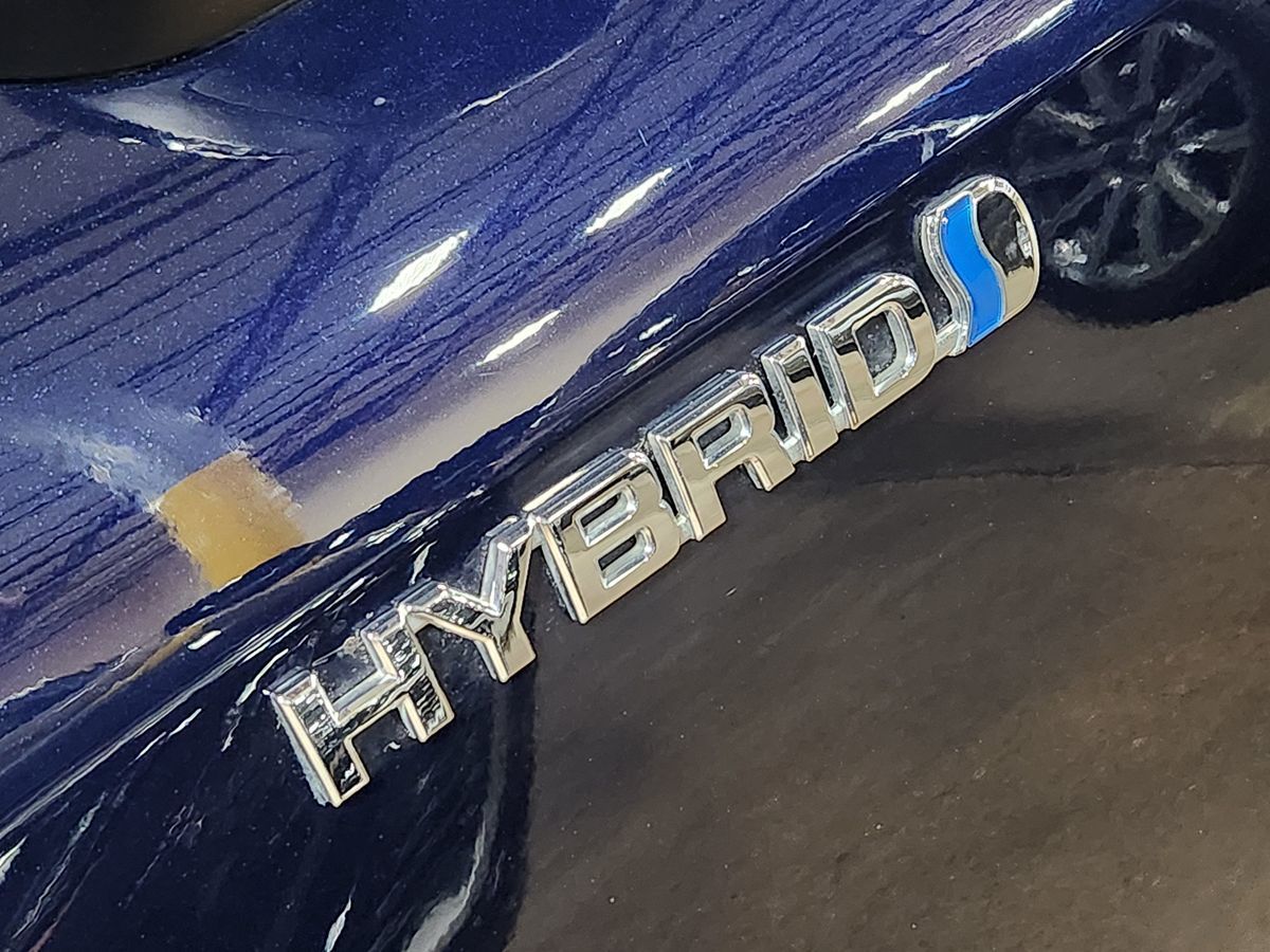 2021 Toyota Highlander Hybrid Limited photo 18