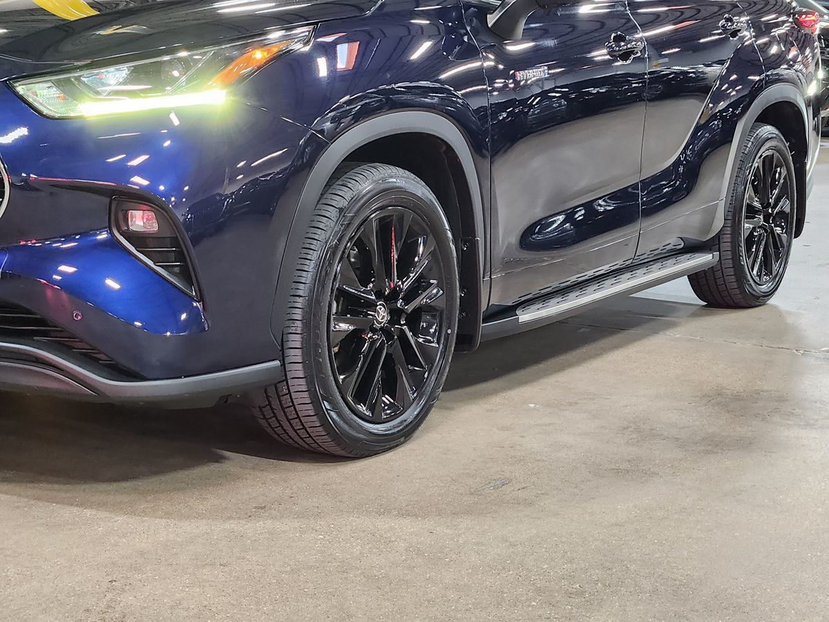 2021 Toyota Highlander Hybrid Limited photo 12