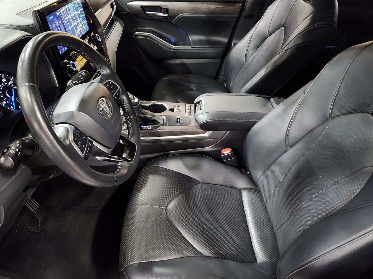 2021 Toyota Highlander Hybrid Limited photo 22