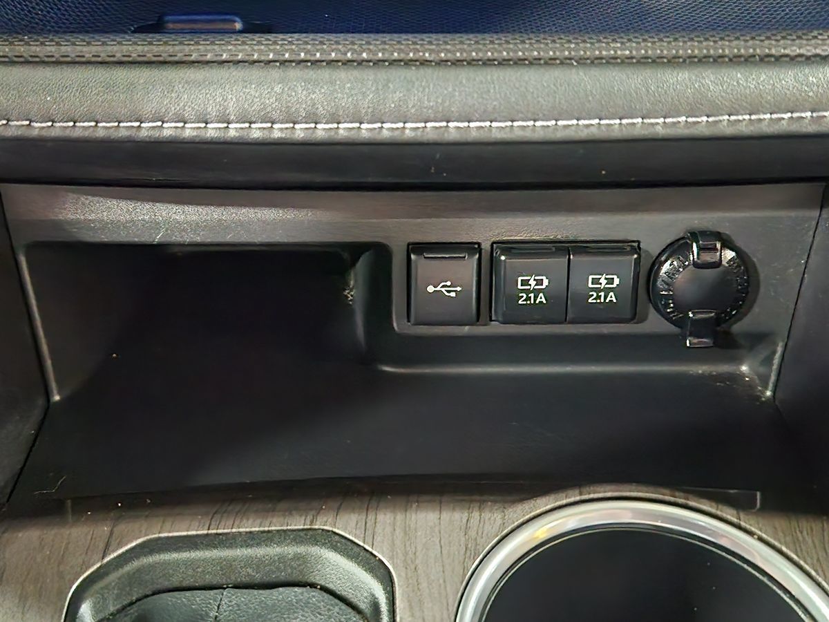 2021 Toyota Highlander Hybrid Limited photo 28