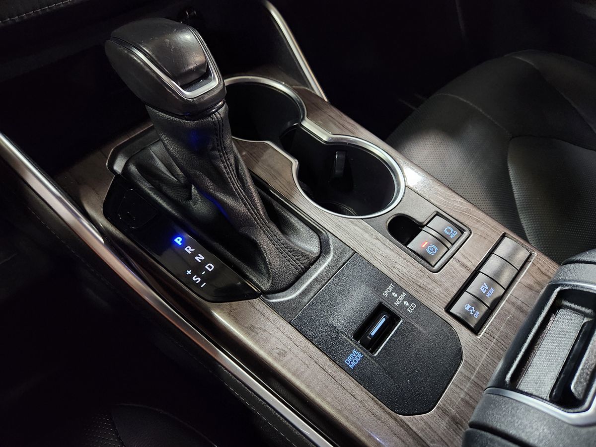2021 Toyota Highlander Hybrid Limited photo 29