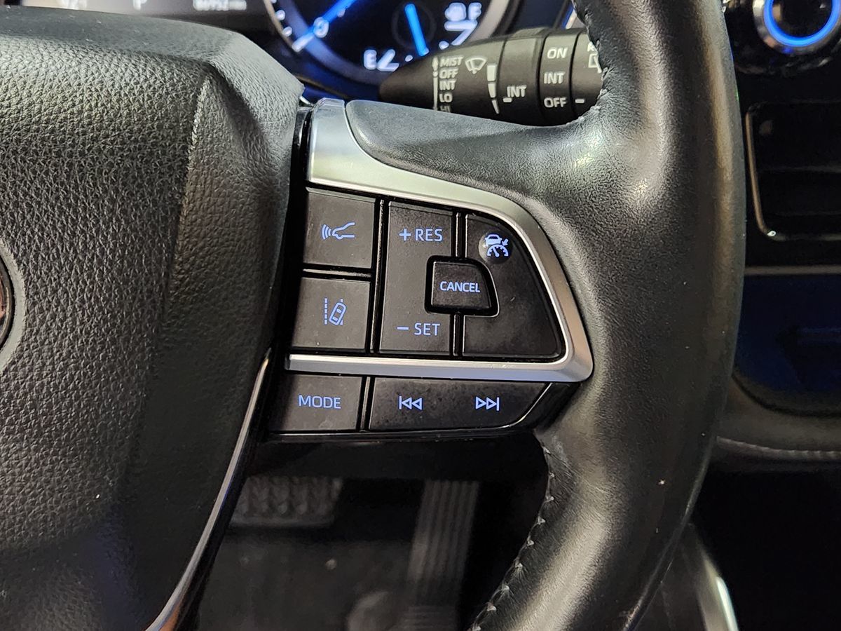 2021 Toyota Highlander Hybrid Limited photo 38