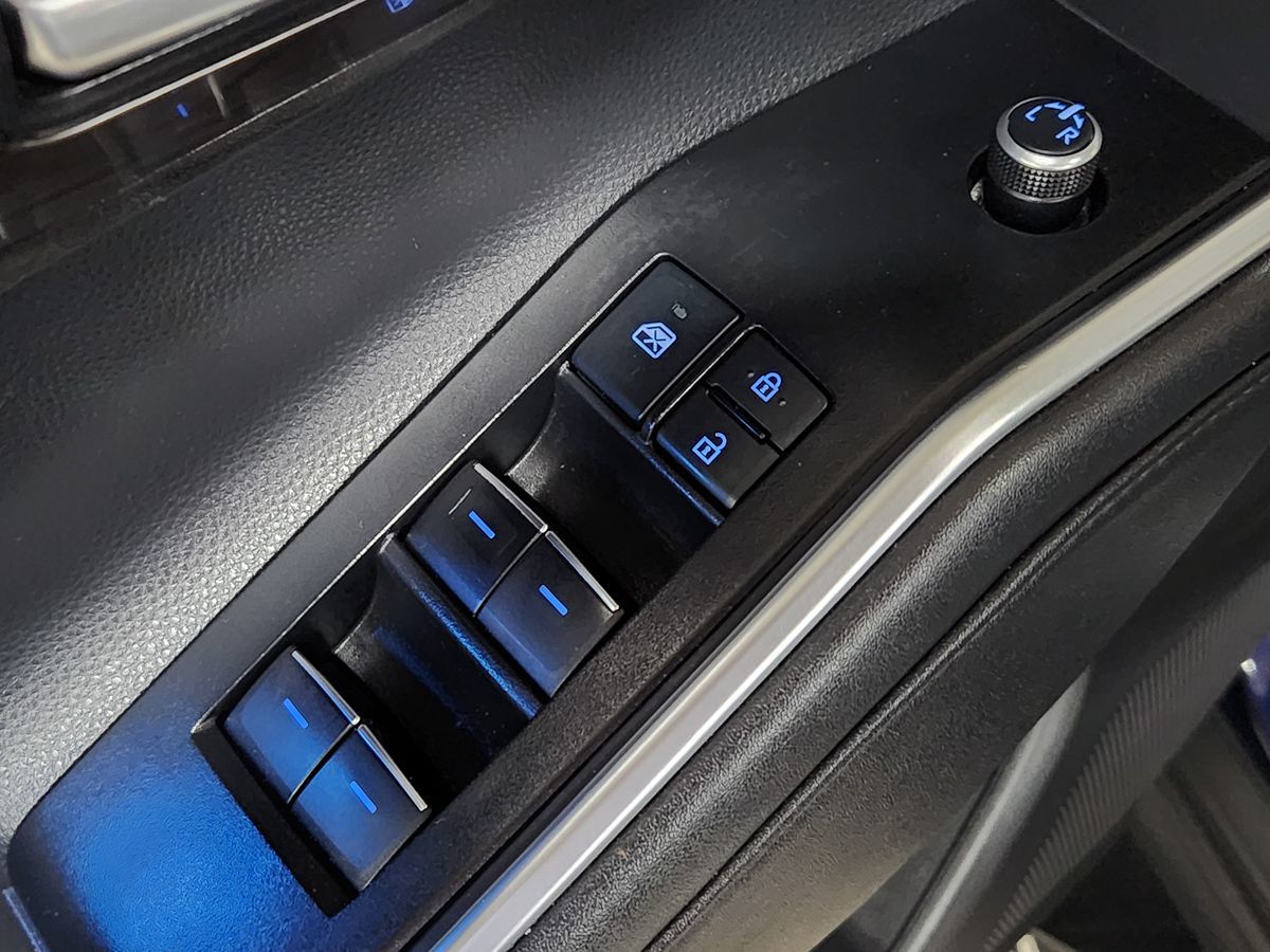 2021 Toyota Highlander Hybrid Limited photo 32