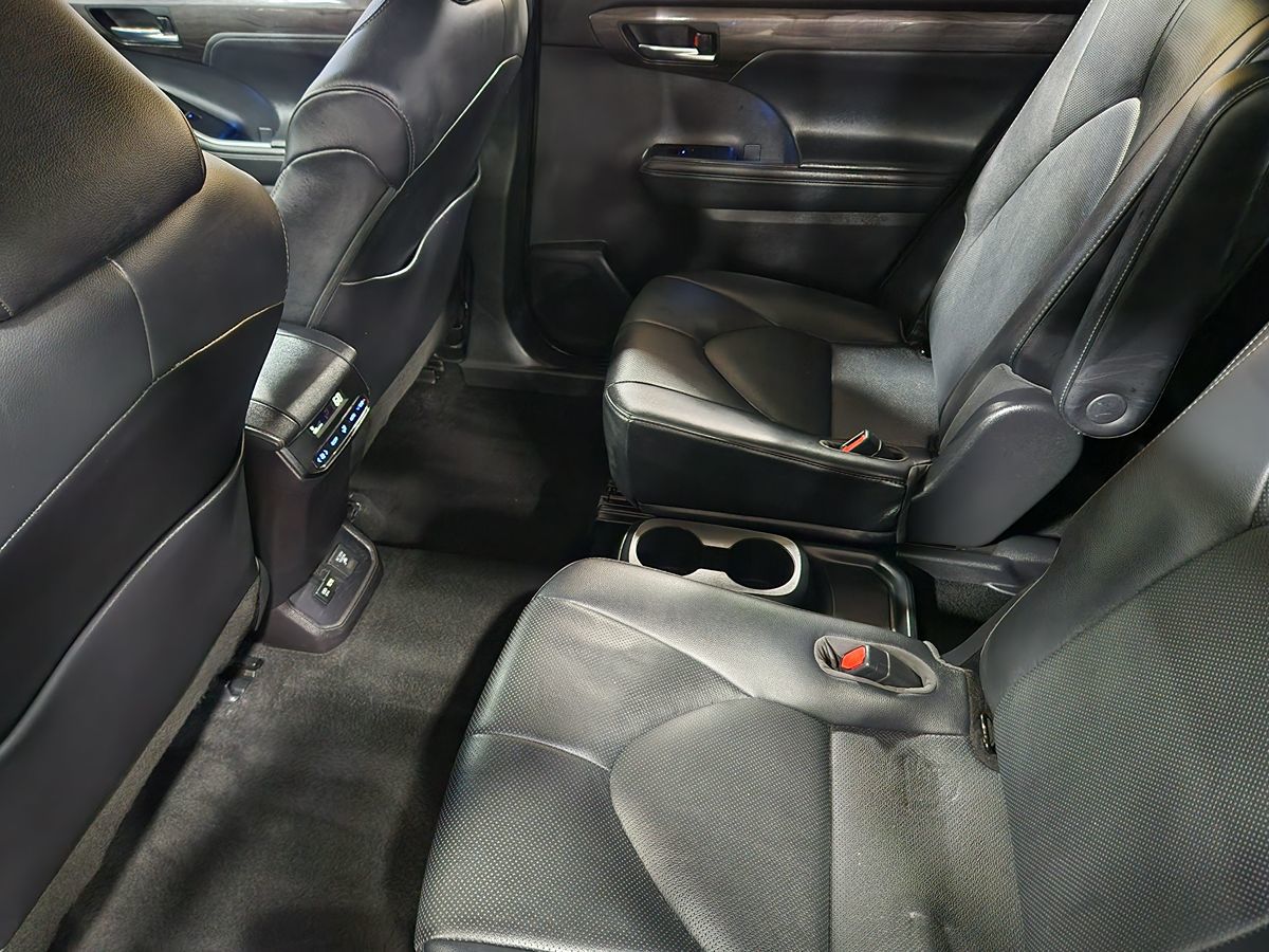 2021 Toyota Highlander Hybrid Limited photo 39