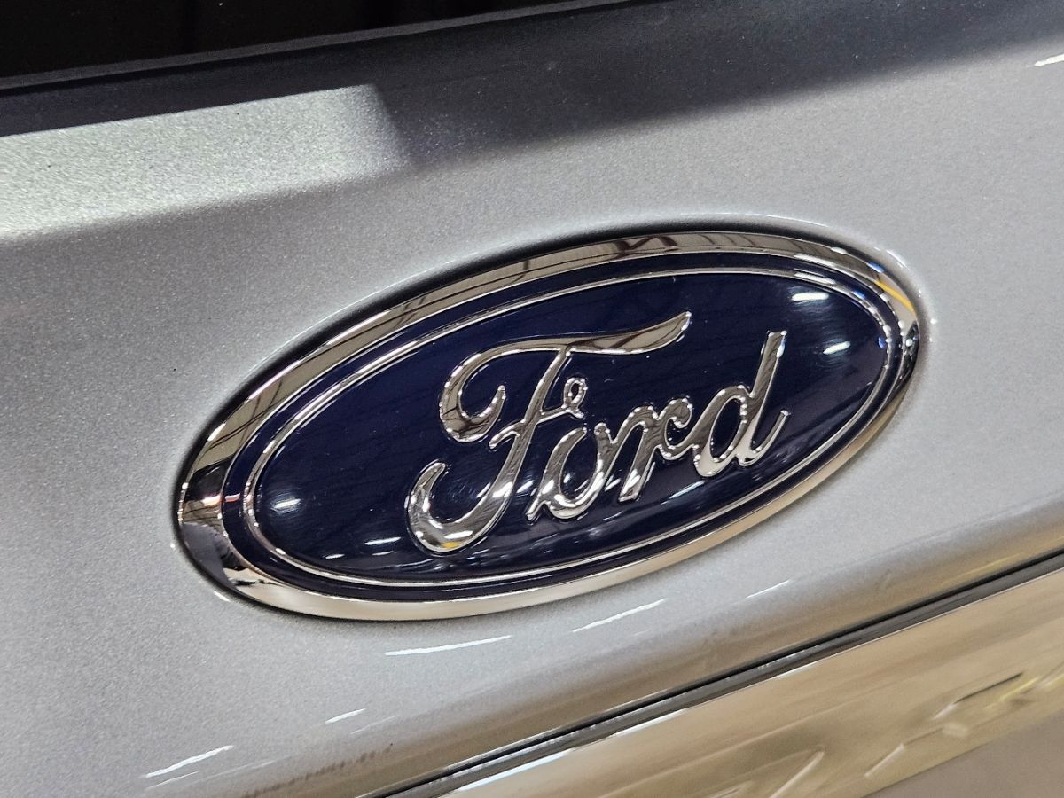 2021 Ford Explorer Limited photo 17