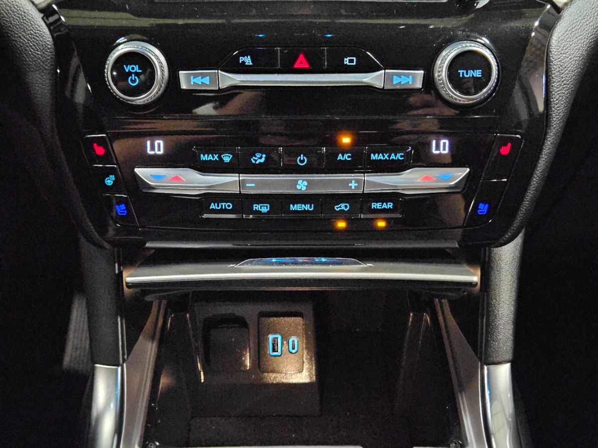 2021 Ford Explorer Limited photo 23
