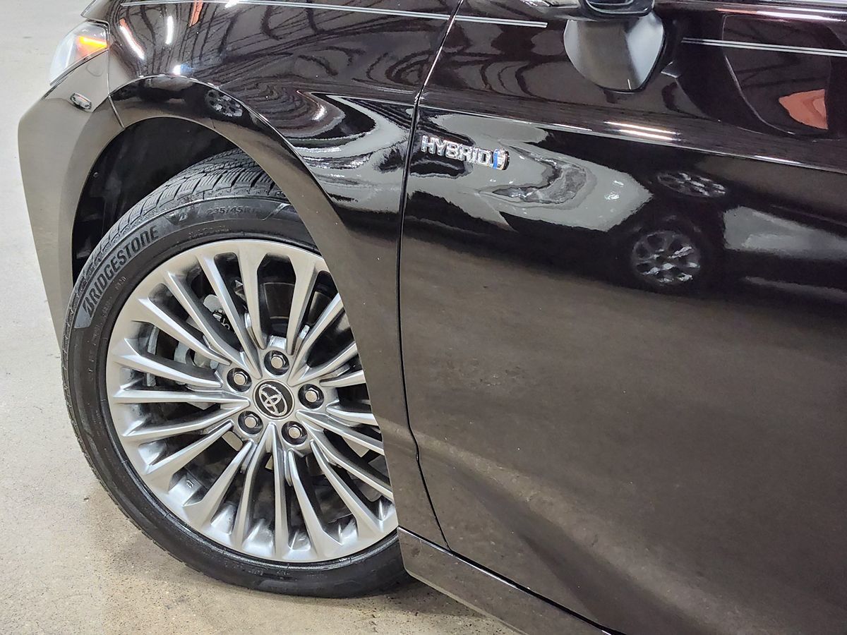 2019 Toyota Avalon Hybrid Limited photo 17