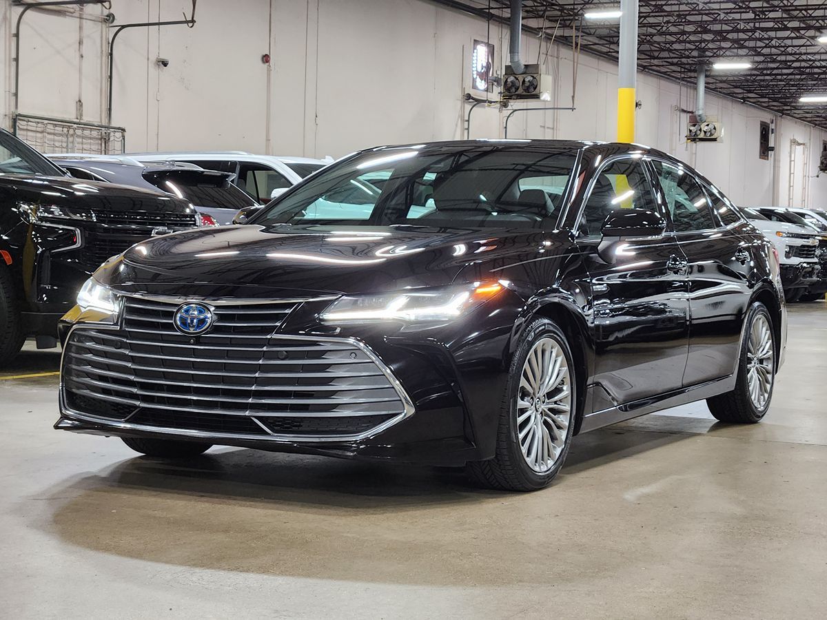 2019 Toyota Avalon Hybrid Limited photo 2