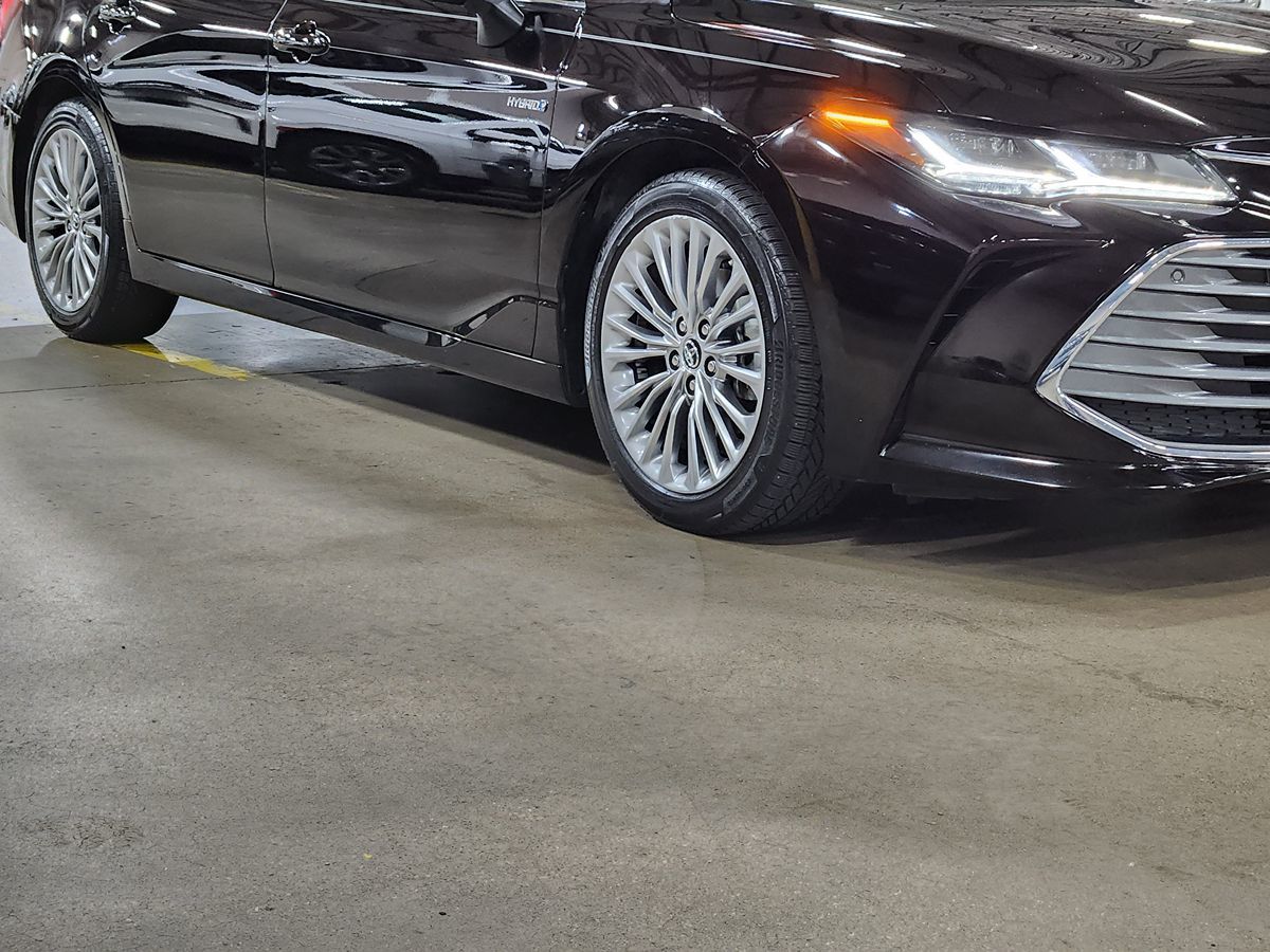 2019 Toyota Avalon Hybrid Limited photo 12