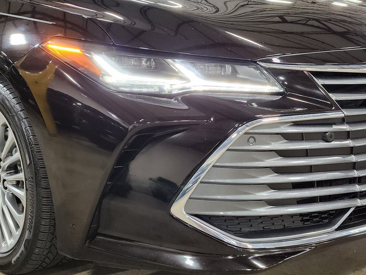 2019 Toyota Avalon Hybrid Limited photo 10